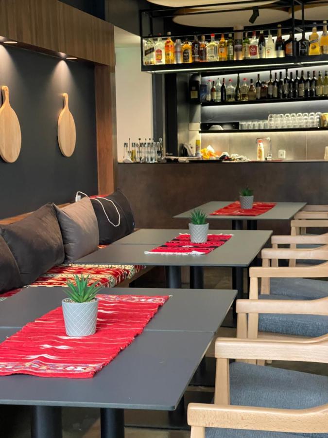 Etnomania Boutique Hotel Pristina Extérieur photo